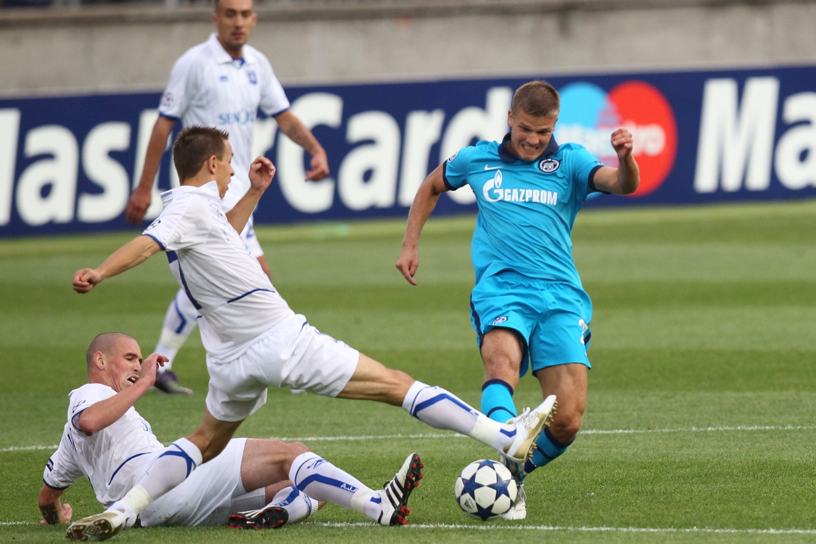Лига чемпионов 2010/11, Плей-офф,  «Зенит» — «Осер»