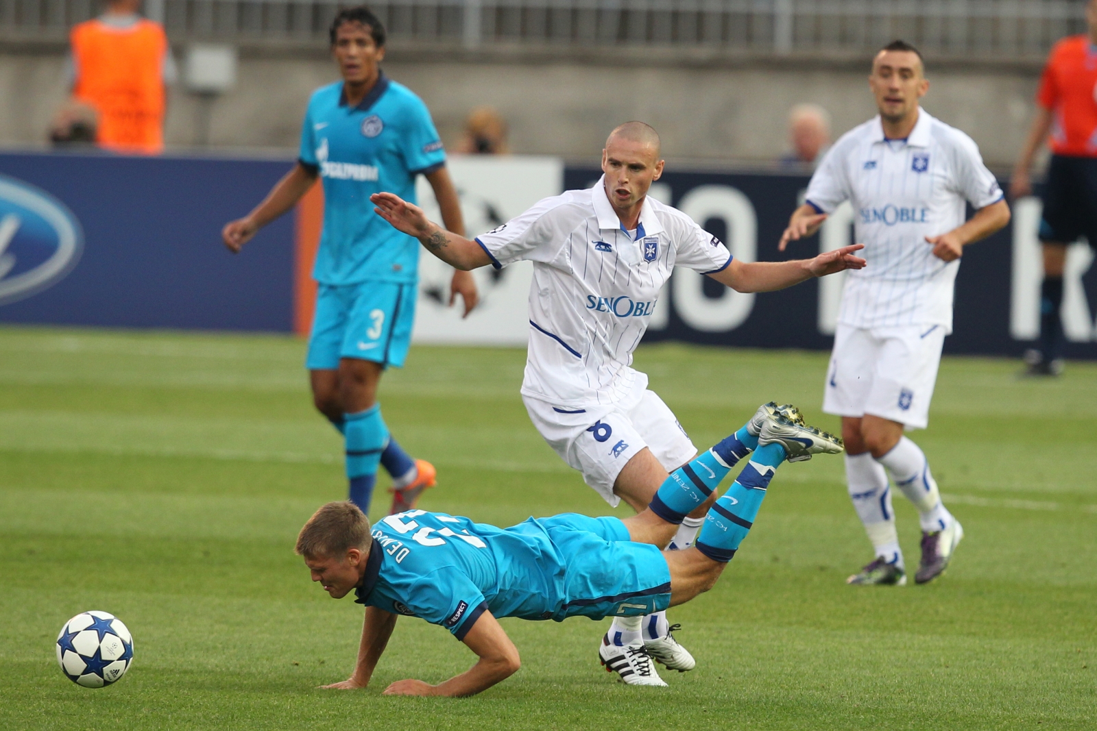 Лига чемпионов 2010/11, Плей-офф,  «Зенит» — «Осер»