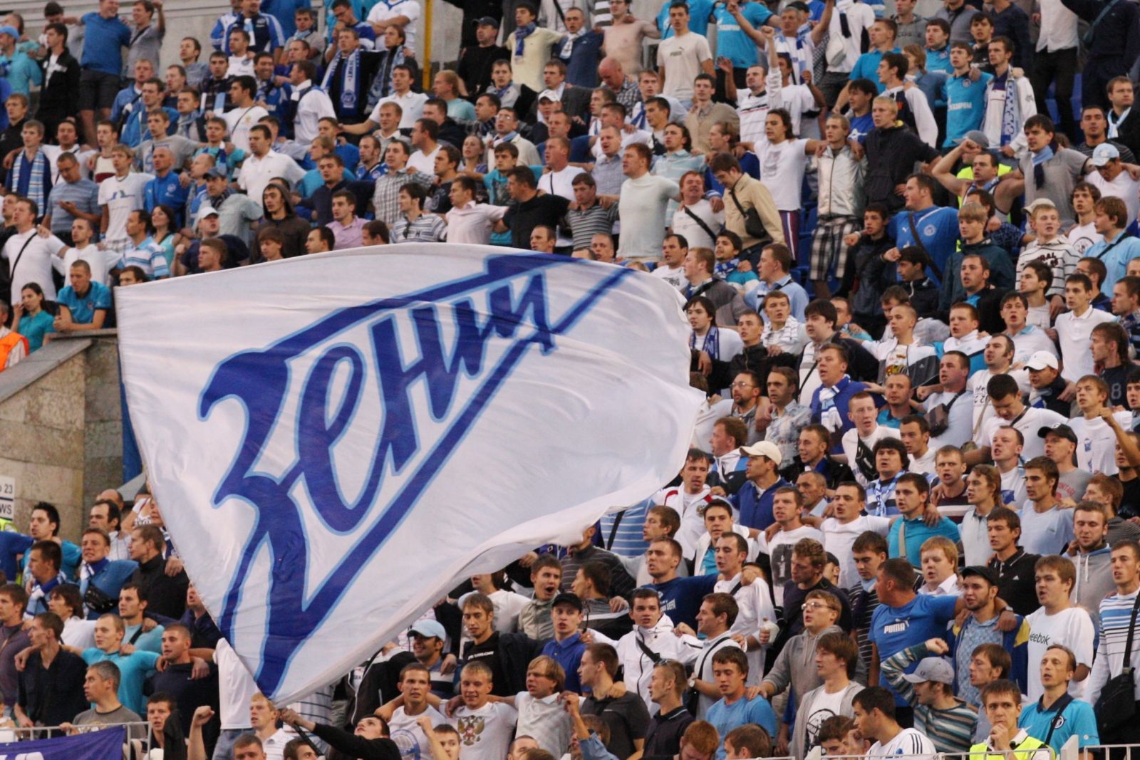 Лига Чемпионов УЕФА 2010/2011, плей—офф, Зенит—Осер