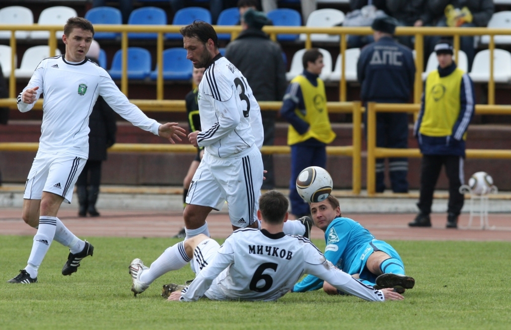 ЧР 2010. Матч ФК «Томск» — ФК «Зенит». 0:0