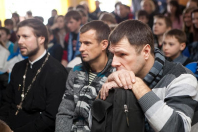 Сергей Семак встретился с детьми в школе деревни Малое Верево