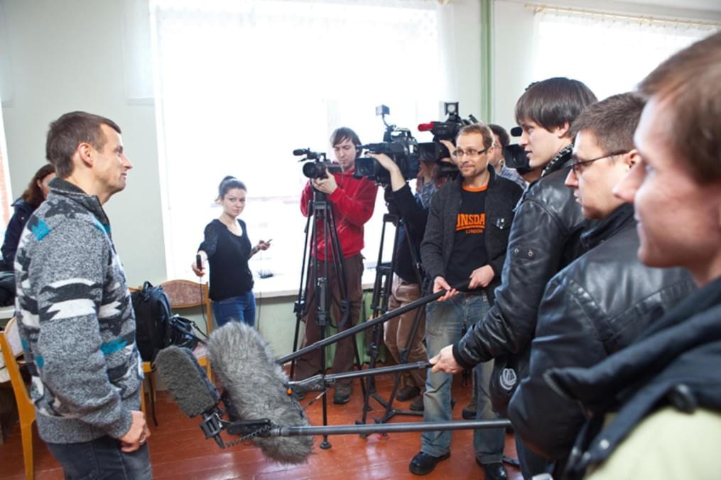 Сергей Семак встретился с детьми в школе деревни Малое Верево