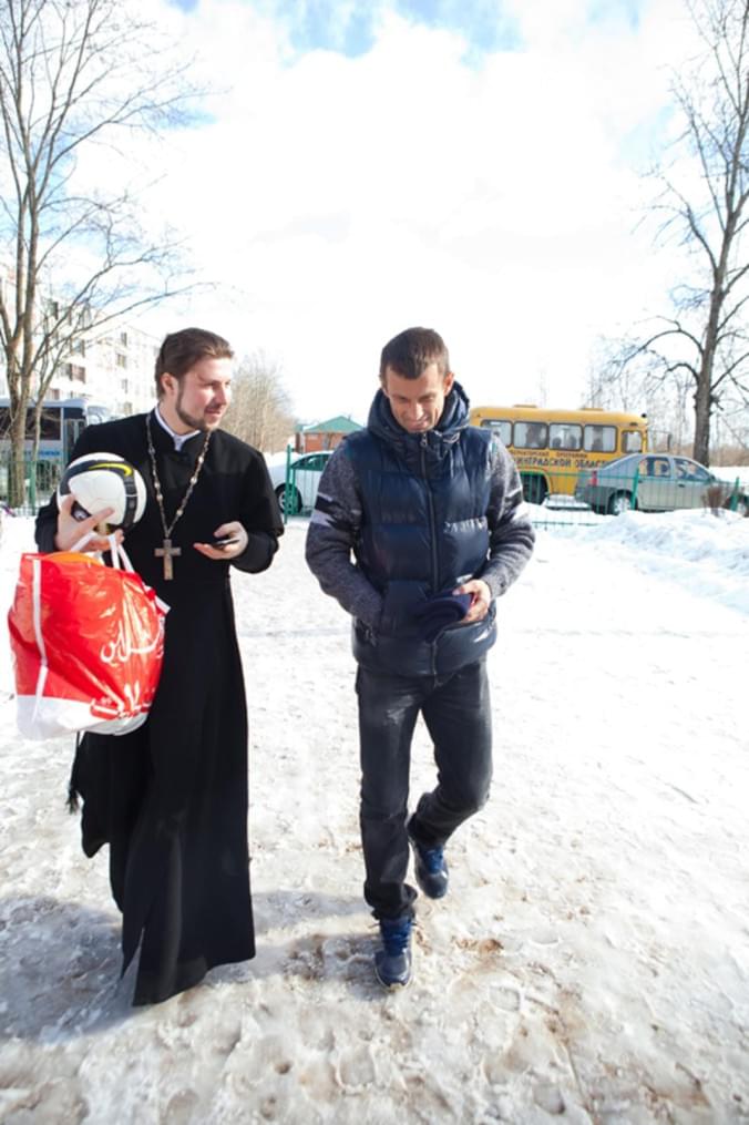 Сергей Семак встретился с детьми в школе деревни Малое Верево