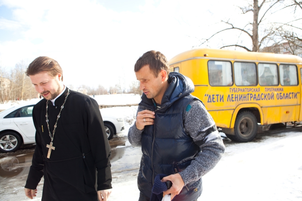 Сергей Семак встретился с детьми в школе деревни Малое Верево