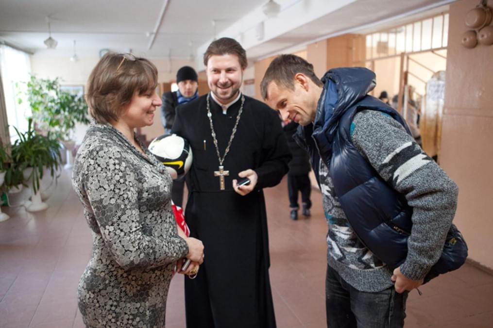 Сергей Семак встретился с детьми в школе деревни Малое Верево