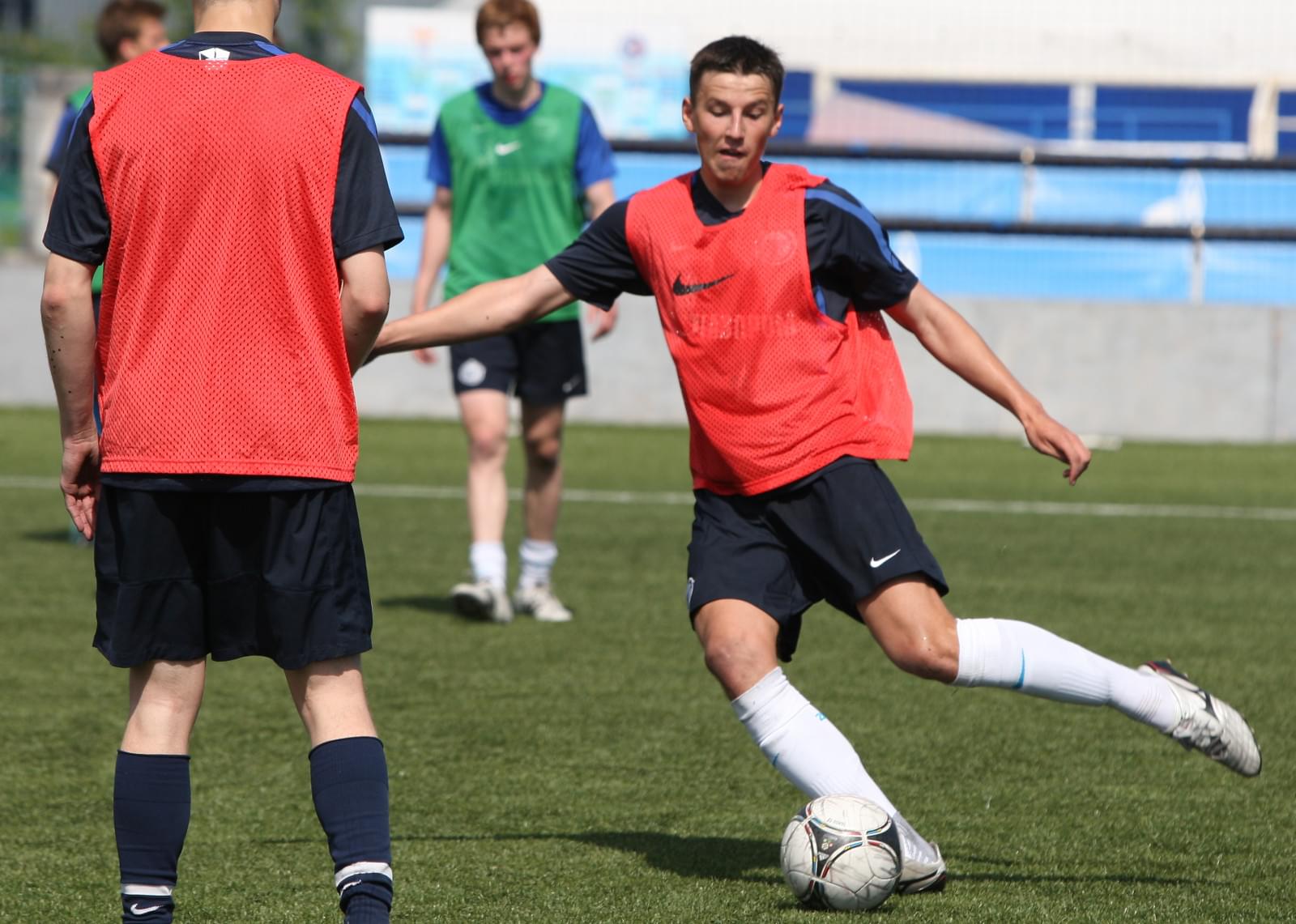 Первая тренировка футболистов молодежного состава в сезоне 2012—13