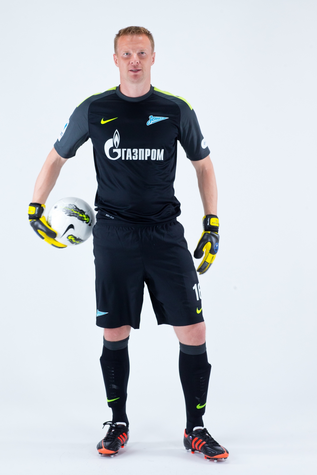 Фотосессия футболиста основного состава ФК «Зенит» сезона 2013/2014