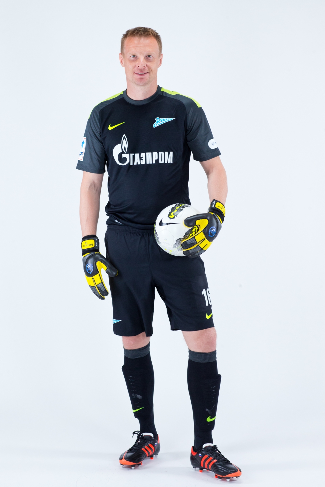 Фотосессия футболиста основного состава ФК «Зенит» сезона 2013/2014