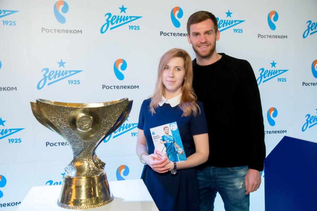 Автограф-сессия защитника «Зенита» Николаса Ломбертса