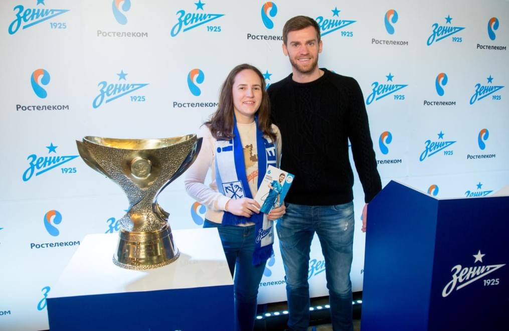 Автограф-сессия защитника «Зенита» Николаса Ломбертса