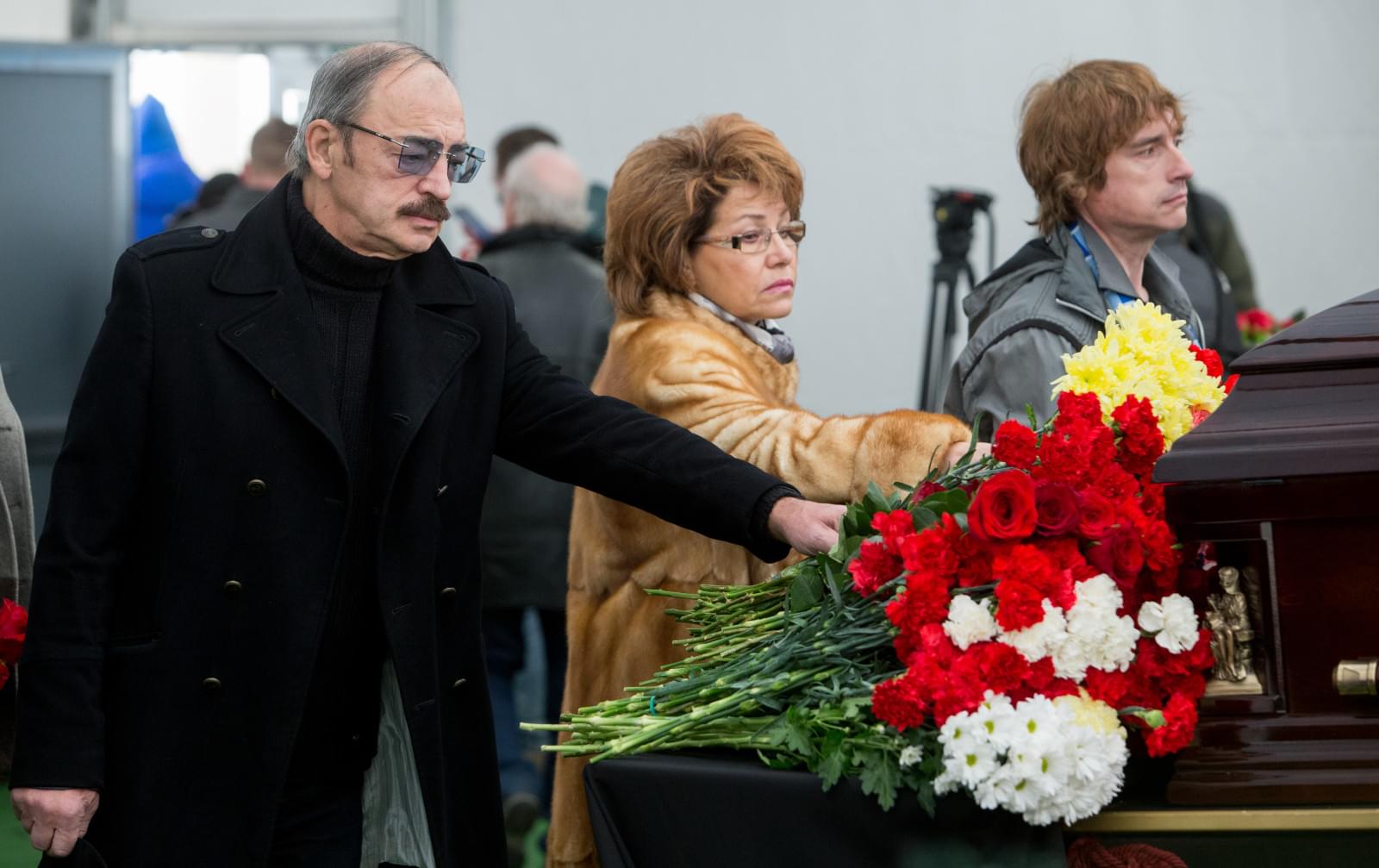 Церемония прощания с Владимиром Казаченком на стадионе «Петровский»
