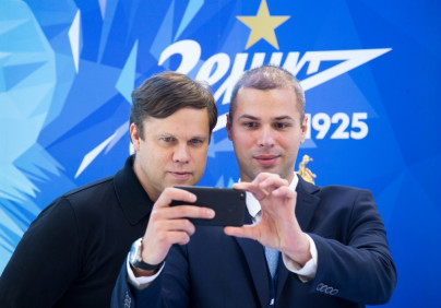 Автограф-сессия Владислава Радимова