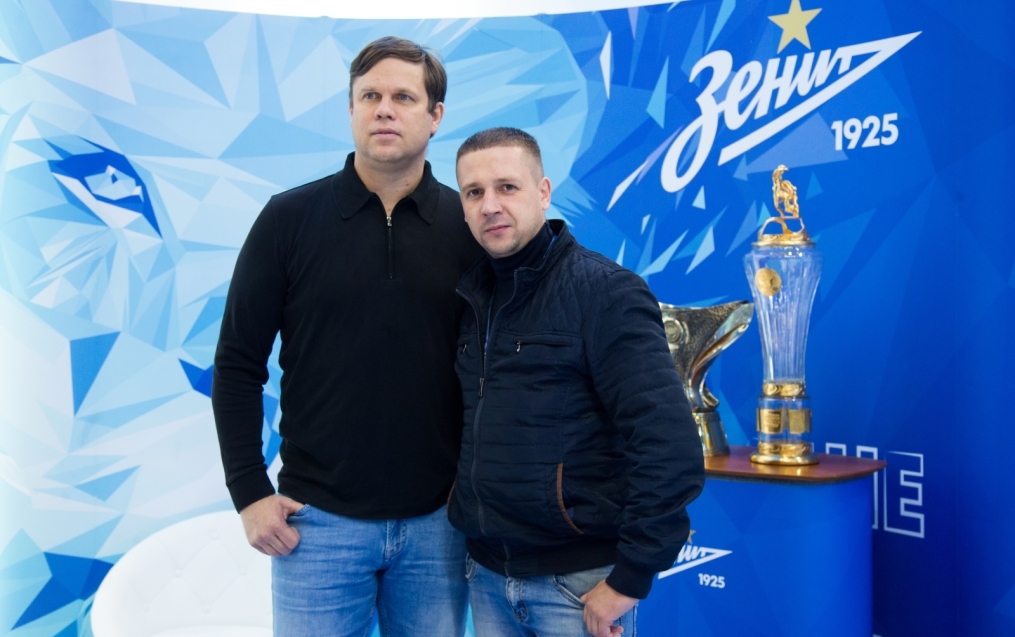 Автограф-сессия Владислава Радимова