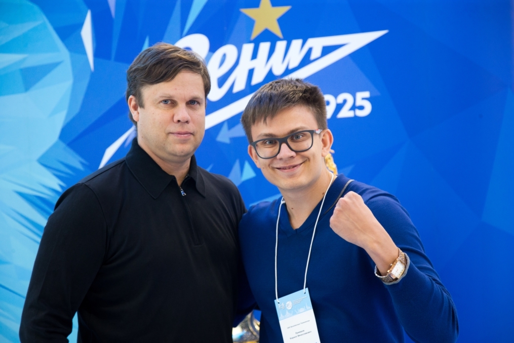 Автограф-сессия Владислава Радимова