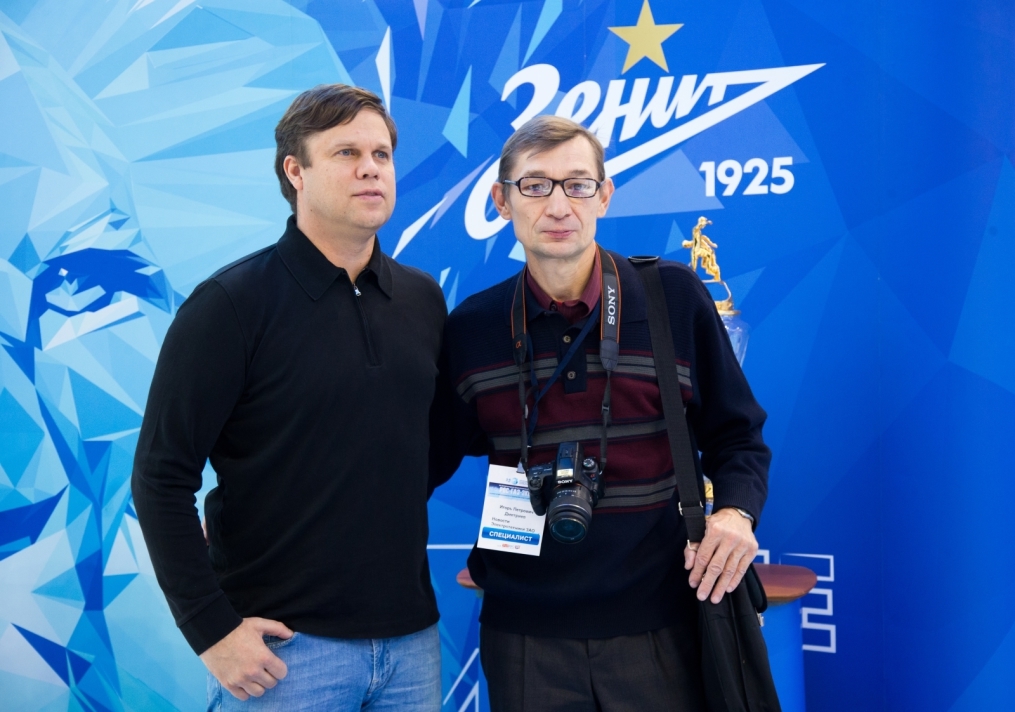 Автограф-сессия Владислава Радимова
