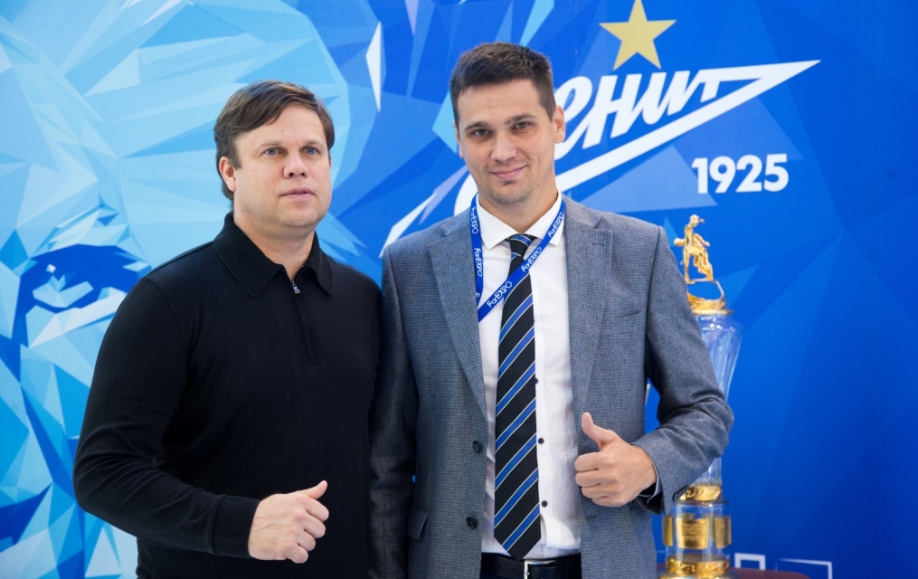 Автограф-сессия Владислава Радимова