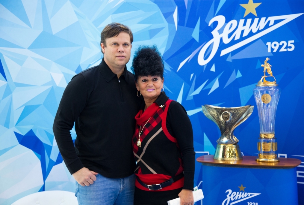 Автограф-сессия Владислава Радимова