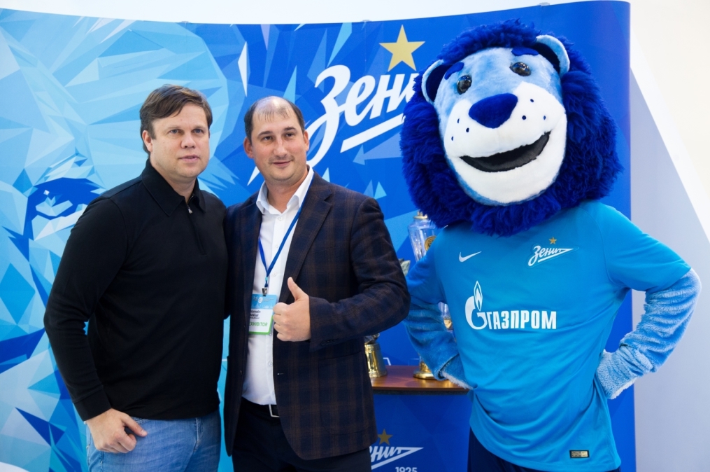 Автограф-сессия Владислава Радимова