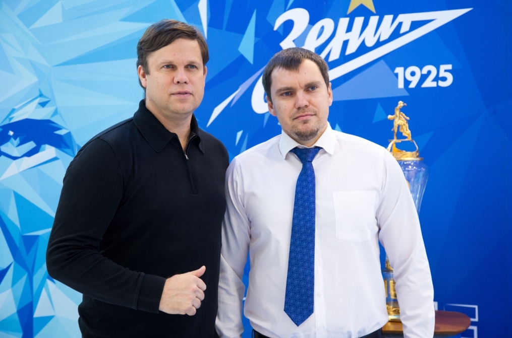 Автограф-сессия Владислава Радимова
