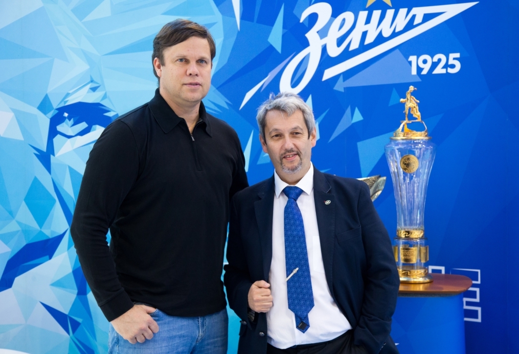 Автограф-сессия Владислава Радимова