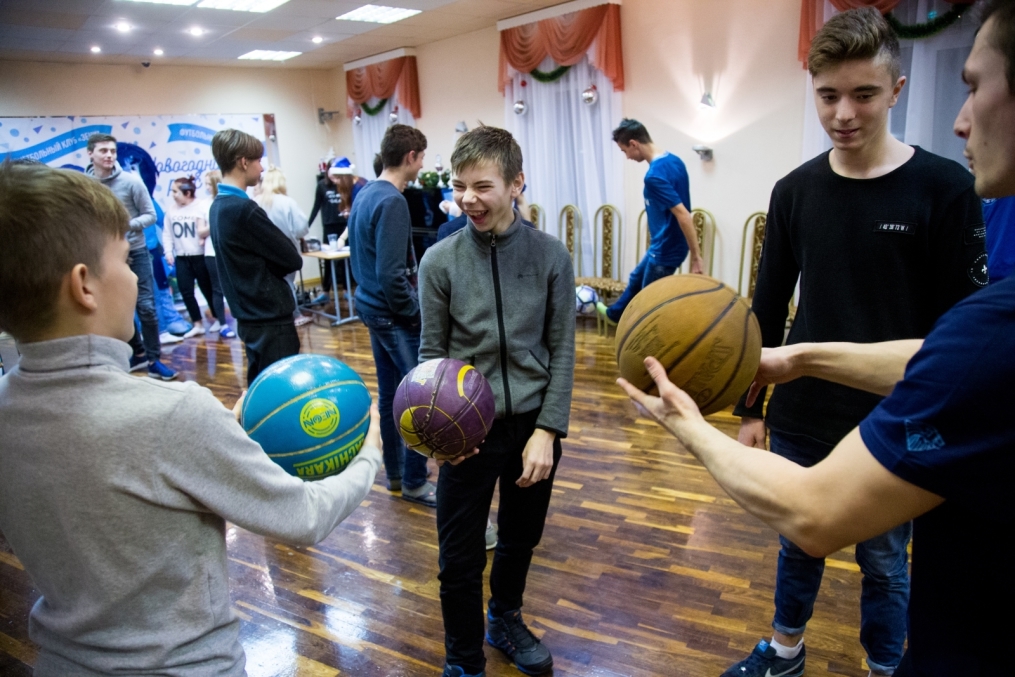 Клуб Добрых Дел: «Новогодний рейс» сине-бело-голубых 