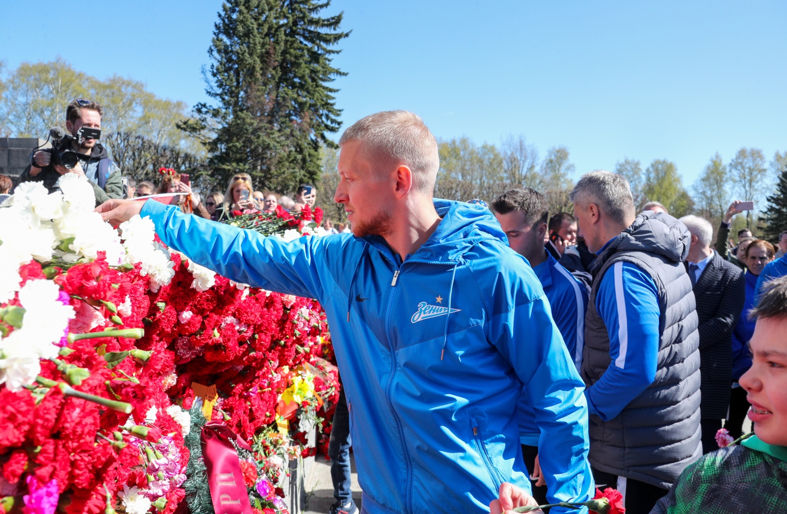 «Зенит» на Пискаревском мемориале