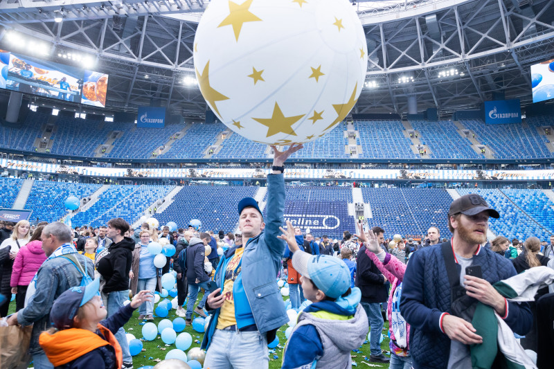 «Зенит» — «Факел»: шоу «Вверх!»