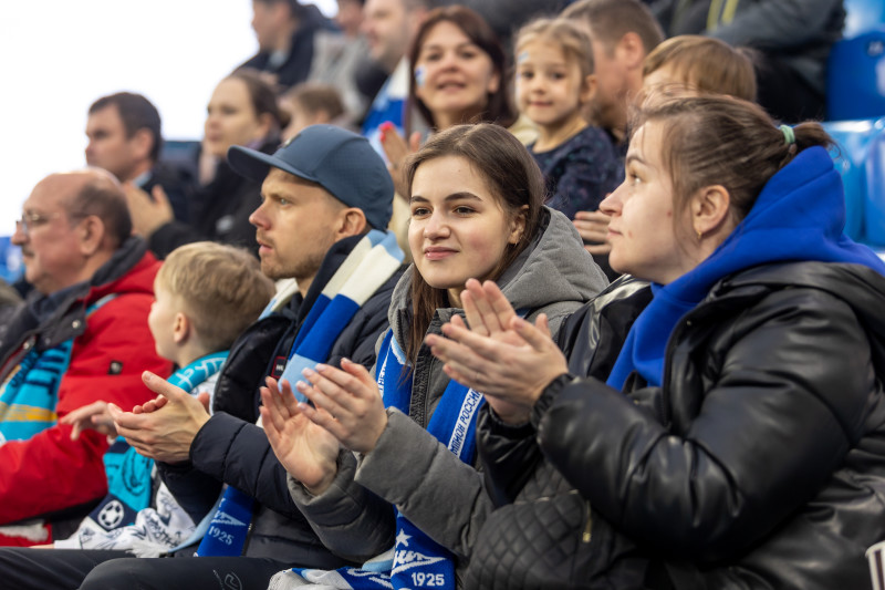 Болельщики на матче «Зенит» — «Спартак»