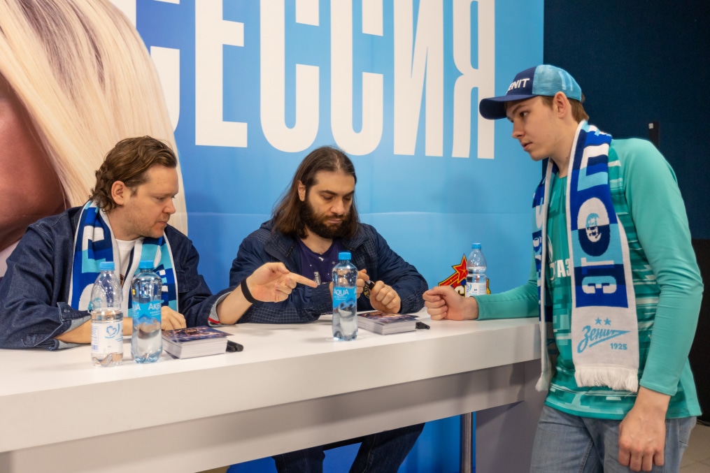 Автограф-сессия актеров фильма «Майор Гром: Игра»