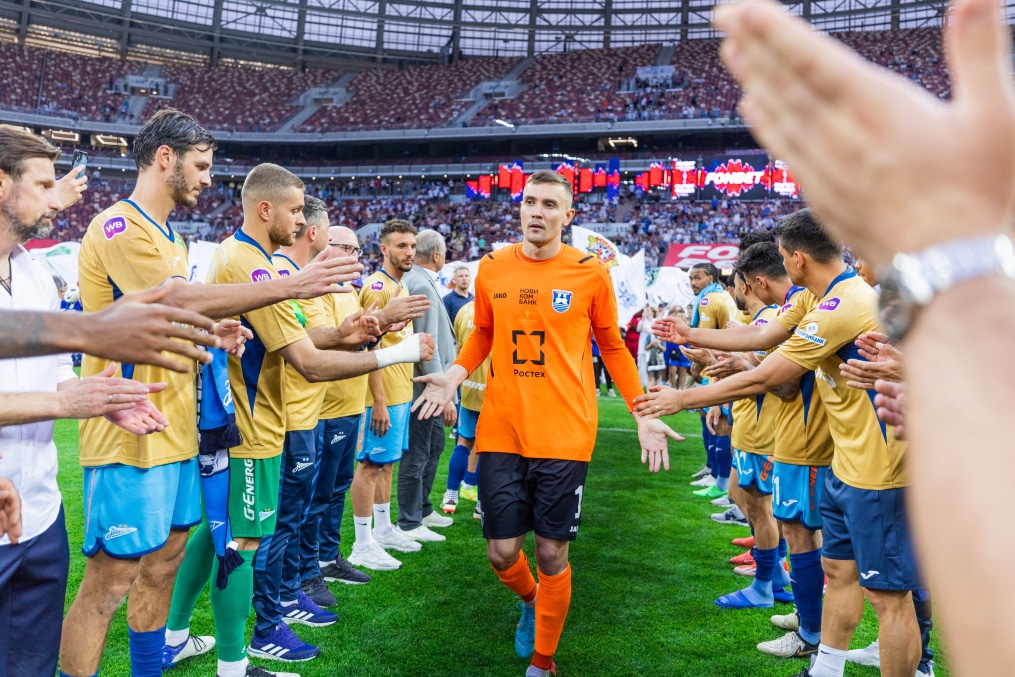 Церемония награждения команды «Зенит» после победы в Суперфинале Кубка России