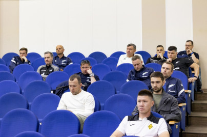 «Переход из юношеского футбола в профессиональный» — конференция в «Газпром»-Академии