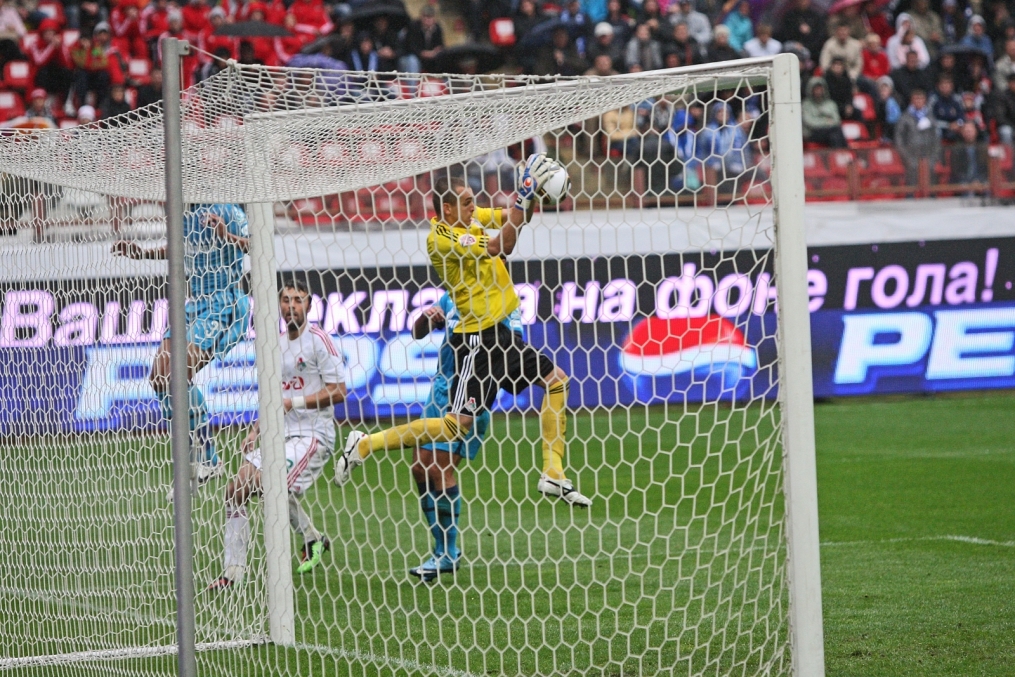 Чемпионат России 2010 года,19 тур. Футбольный матч Локомотив(М) 