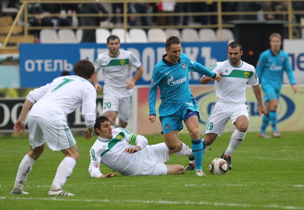 Чемпионат России 2010 года, 25 тур, футбольный матч Анжи—Зенит