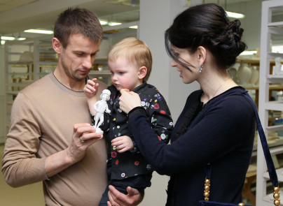 Сергей Семак расписывает лот для пасхального аукциона