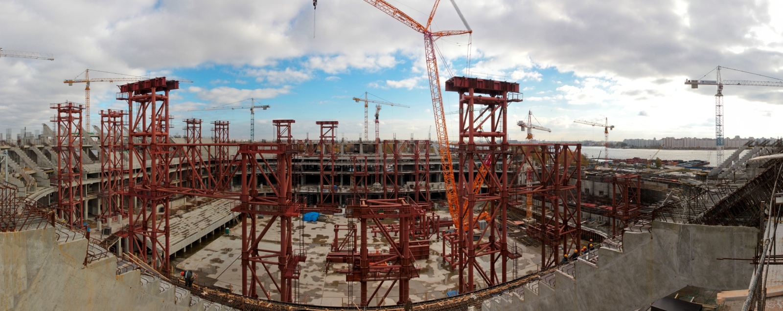 Строительство нового стадиона «Газпром — Арена»