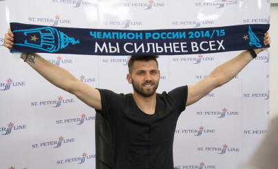 Автограф-сессия Юрия Лодыгина, вратаря «Зенита»