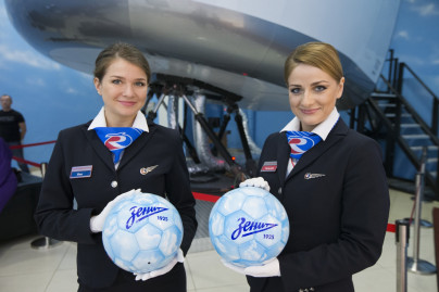 Данни с сыновьями полетал на авиатренажере Dream Aero