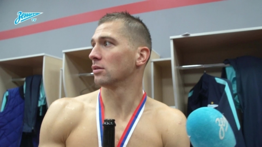 Михаил Кержаков на «Зенит-ТВ»: «Кубок тяжелый, но и я не слабак» Михаил Кержаков на «Зенит-ТВ»: «Кубок тяжелый, но и я не слабак»