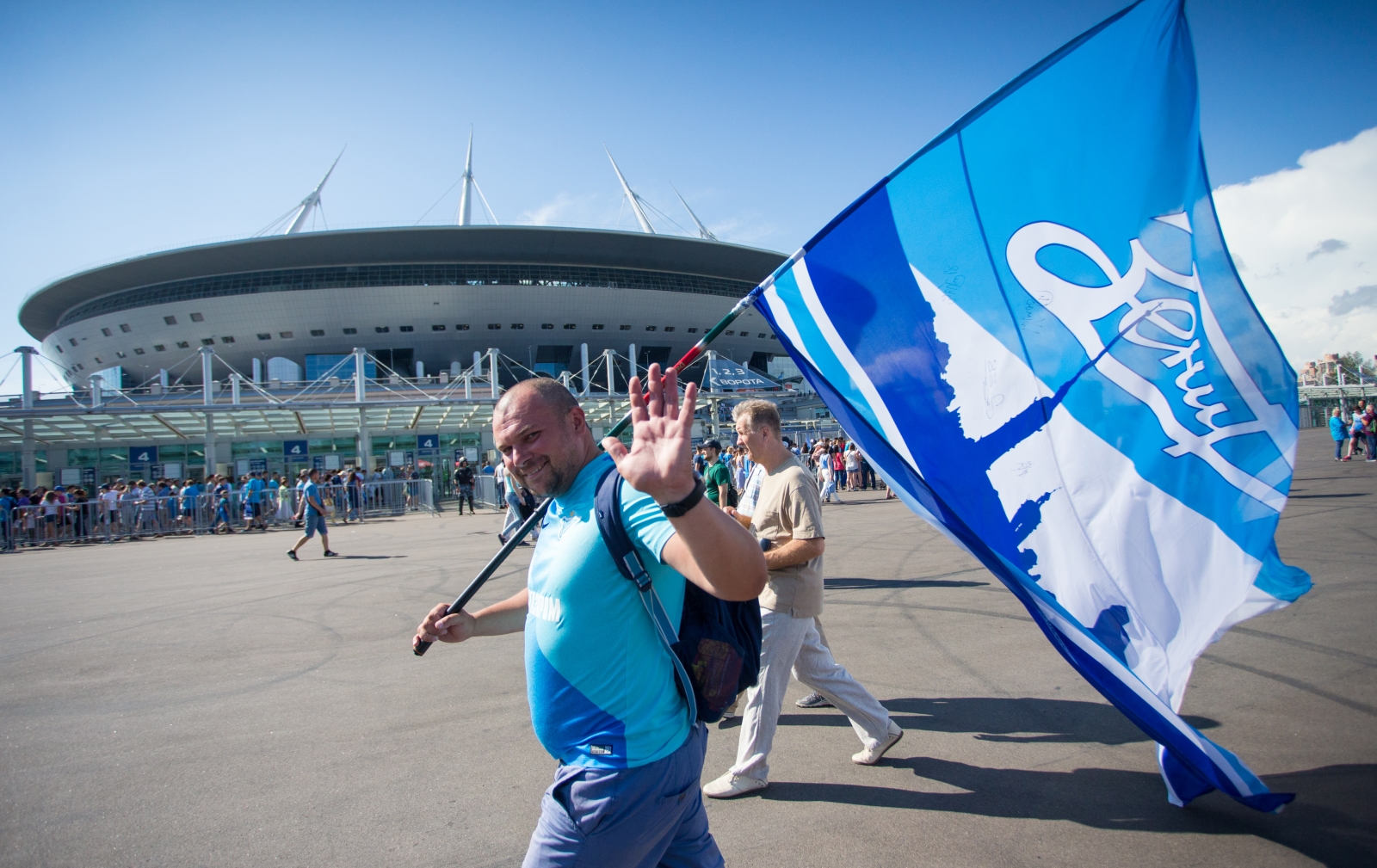 Фан-променад на матче «Зенит» — «Арсенал»