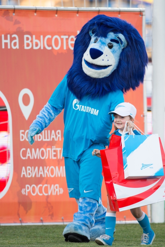 Рекламные акции спонсора матча акомпании «Россия» на матче Лиги чемпионов УЕФА, 2014/15, «Зенит» — АЕЛ