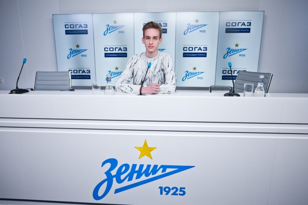 Гости из АО «СОГАЗ» посетили тренировку «Зенита»