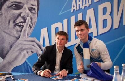 «Стендап-Променад»: автограф-сессия легенд «Зенита»