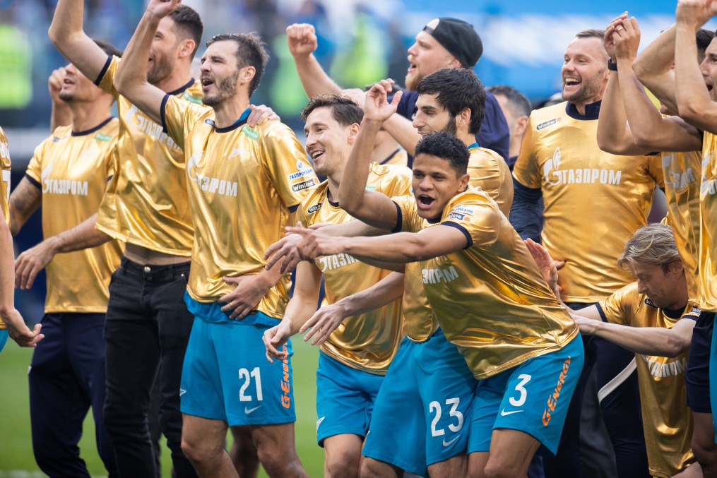 «Зенит» празднует чемпионство после матча «Зенит» — «Химки»