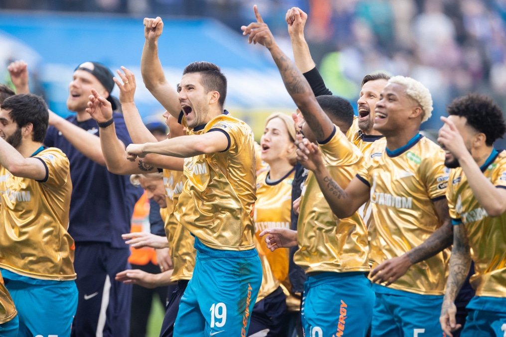 «Зенит» празднует чемпионство после матча «Зенит» — «Химки»