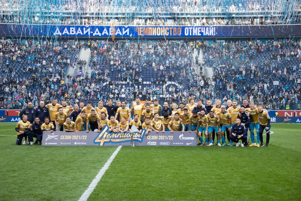 «Зенит» празднует чемпионство после матча «Зенит» — «Химки»