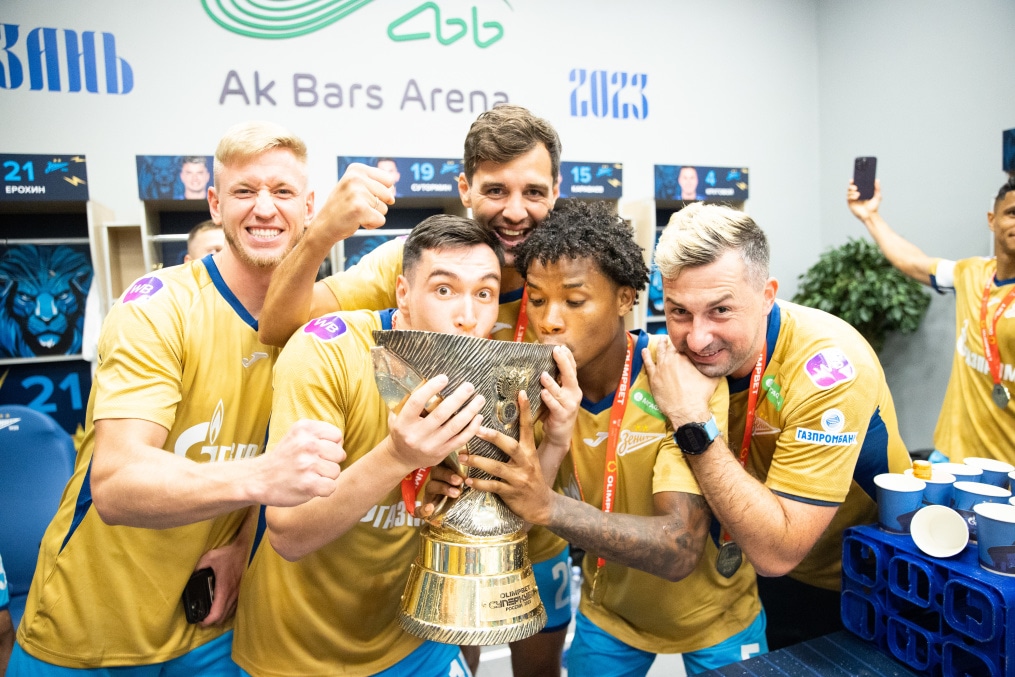«Зенит» празднует победу в раздевалке после матча OLIMPBET Суперкубок России, «Зенит» — ЦСКА