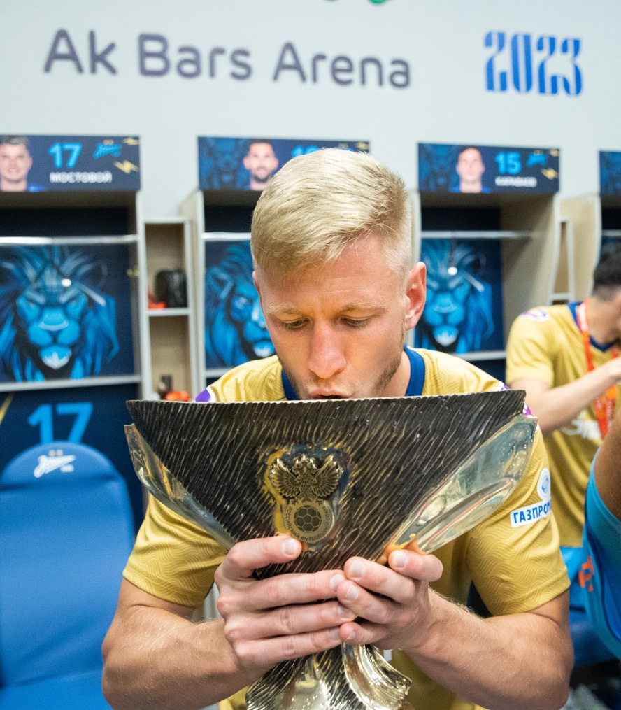 «Зенит» празднует победу в раздевалке после матча OLIMPBET Суперкубок России, «Зенит» — ЦСКА