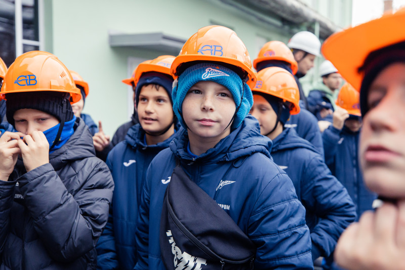 Команда «Газпром»-Академии 2012 г.р. на заводе «Северная верфь»