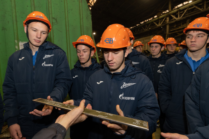 Команда «Газпром»-Академии 2006 г.р. на заводе «Северная верфь»