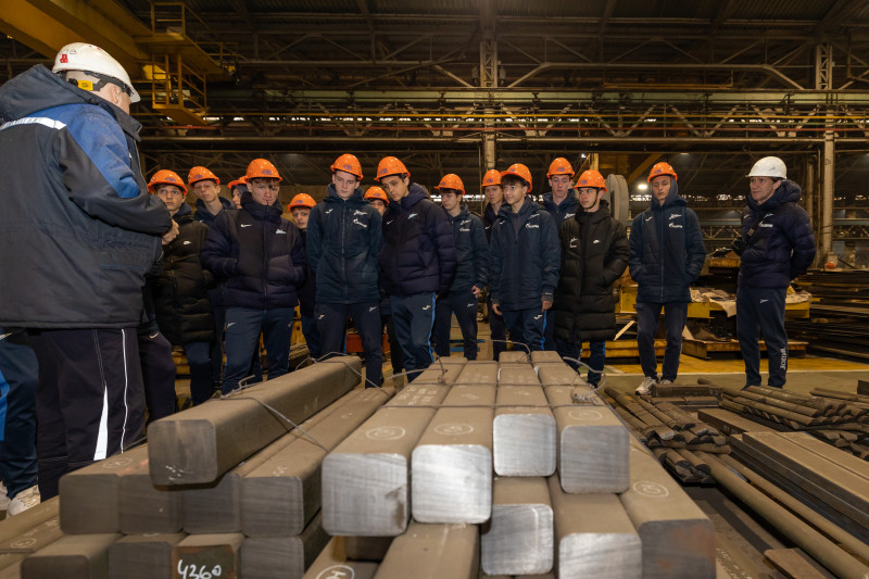 Команда «Газпром»-Академии 2007 г.р. на заводе «Северная верфь»